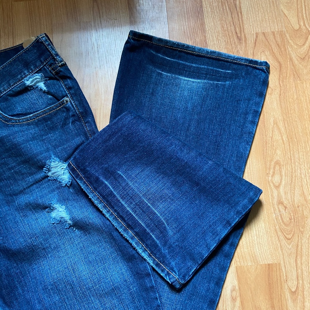 Hollister Denim Distressed Jeans NWT - Picture 2 of 8